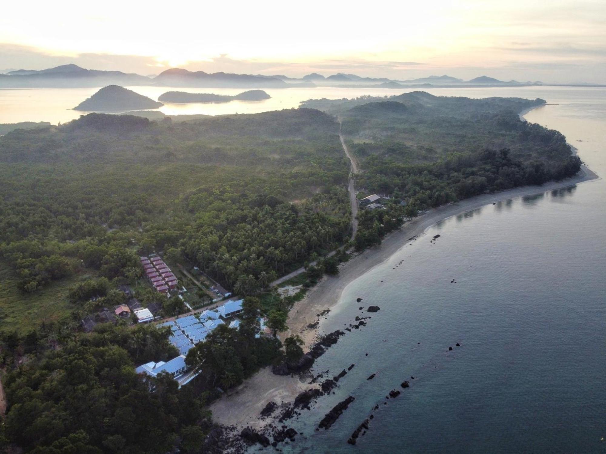 Horizon Beach Resort Koh Jum Esterno foto