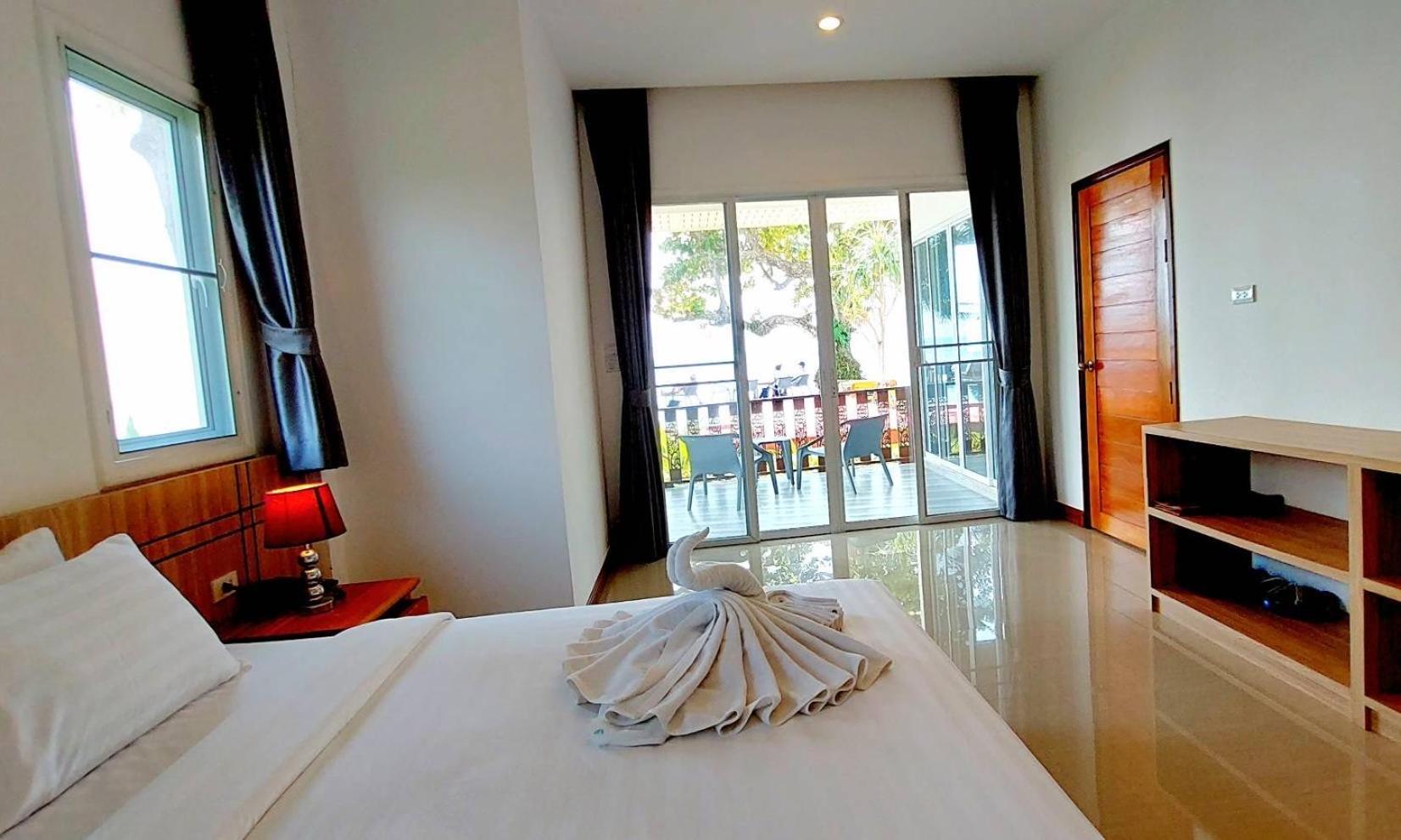 Horizon Beach Resort Koh Jum Esterno foto
