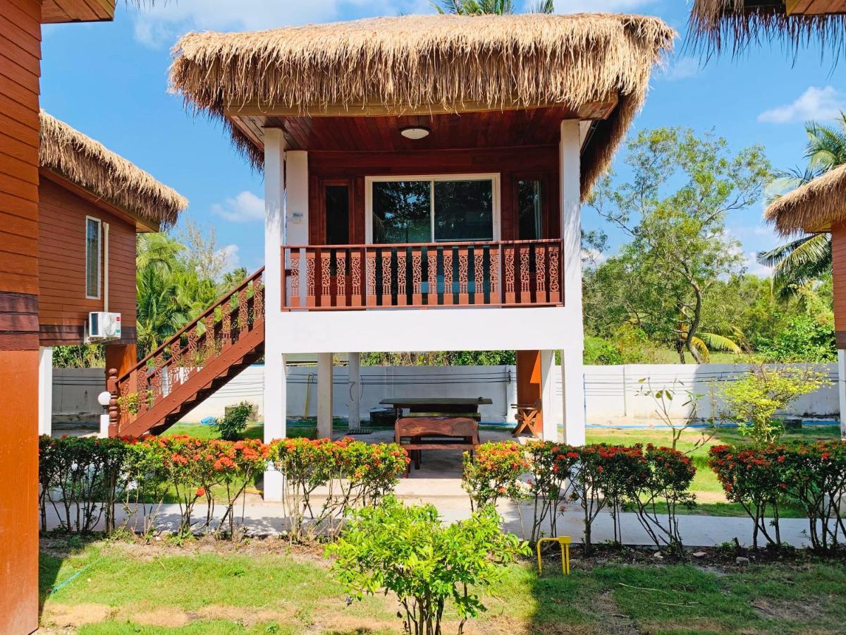 Horizon Beach Resort Koh Jum Esterno foto