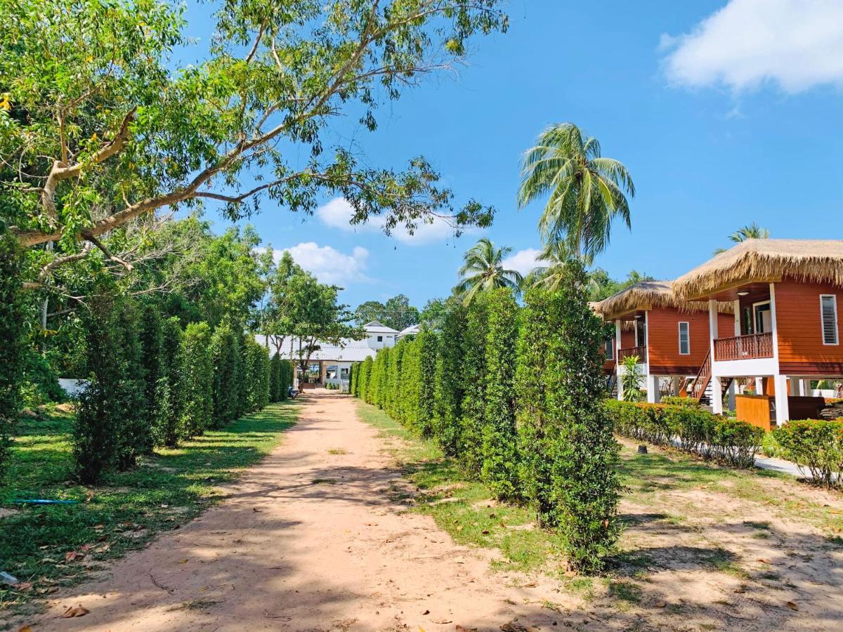Horizon Beach Resort Koh Jum Esterno foto